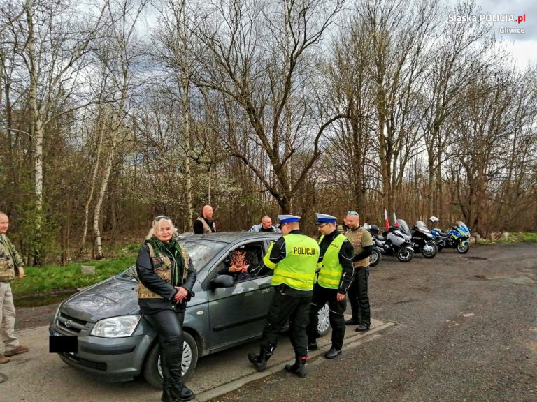 Policjanci na motocyklach wyruszyli na drogi